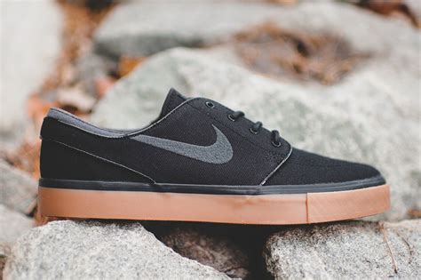 nike janoski sb damen rot|Nike SB janoski black gum.